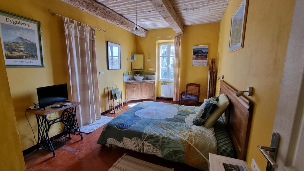 Bed and Breakfast Les Tournesols à Mallemort Extérieur photo