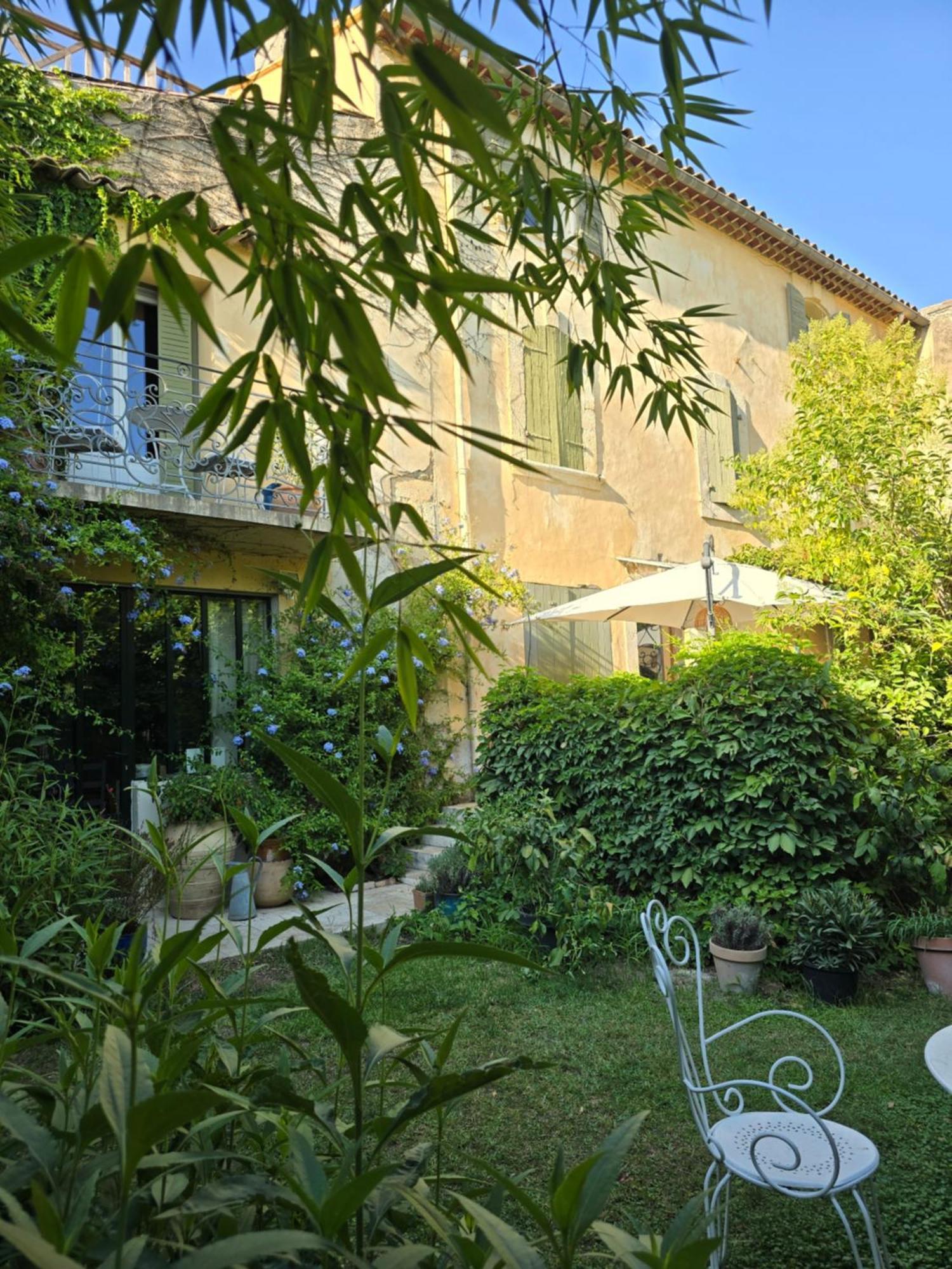 Bed and Breakfast Les Tournesols à Mallemort Extérieur photo